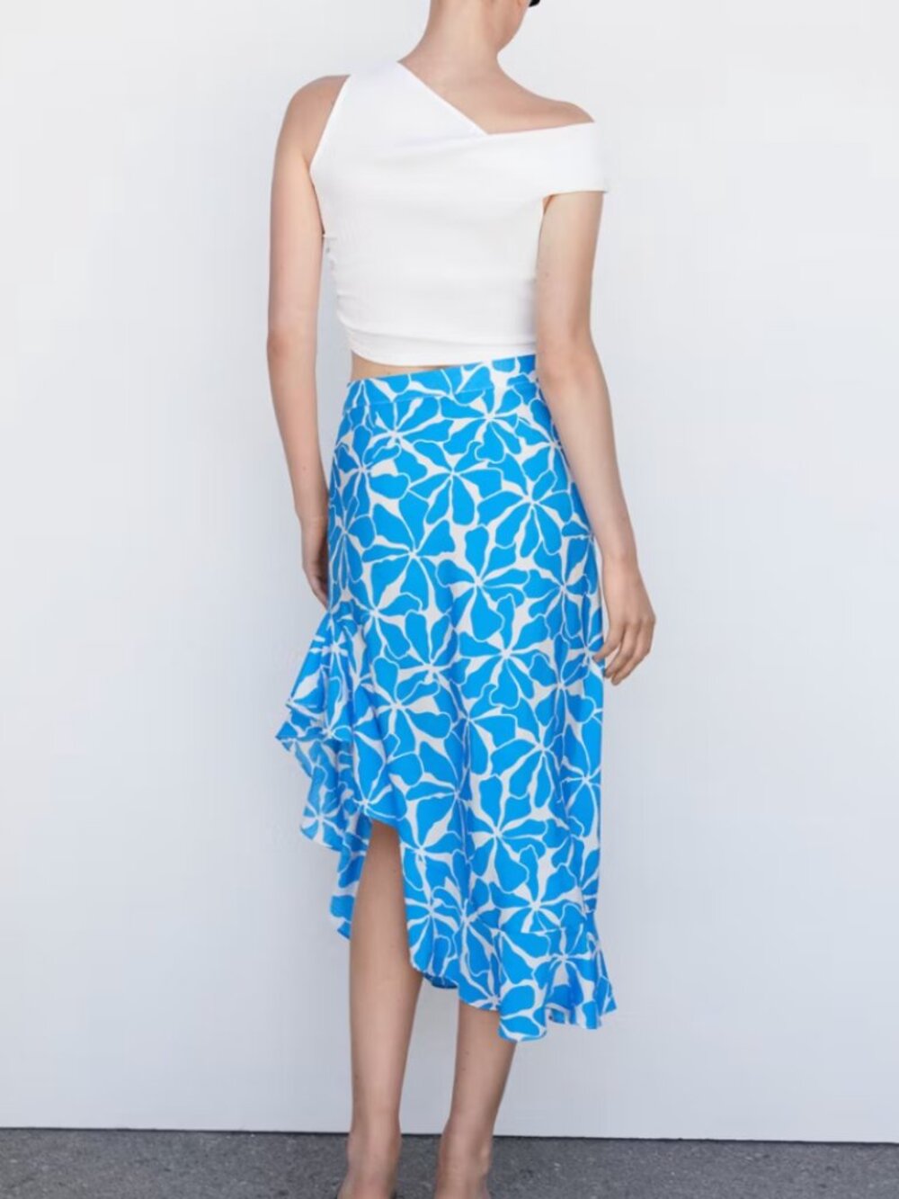 NWT Mango Asymmetrical Blue Floral Ruffle Midi Skirt- size Small - Picture 3 of 4